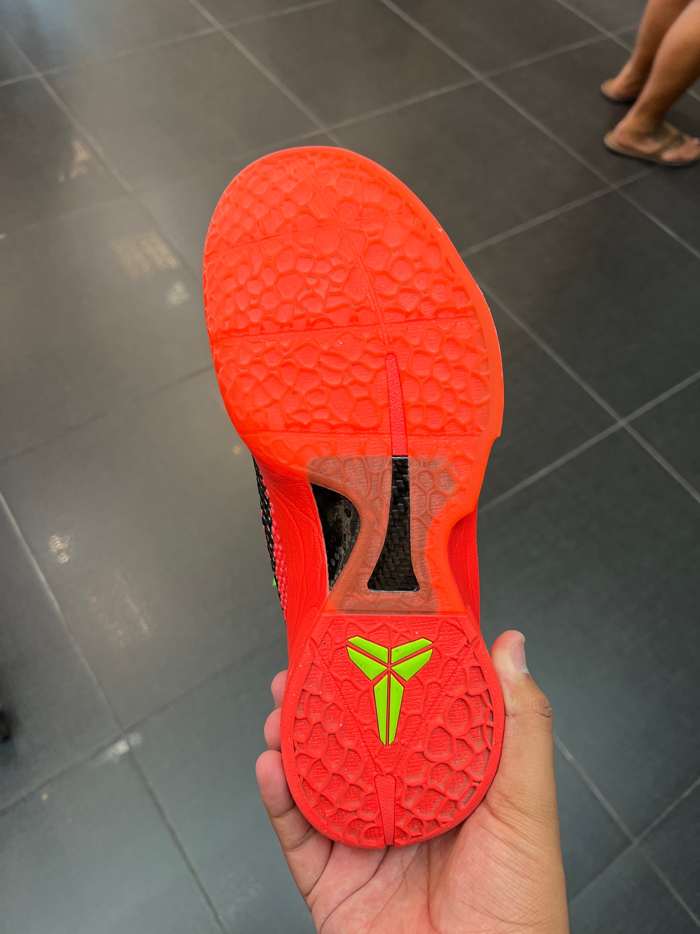 Kobe 6 Reverse Grinch (Size 9M)