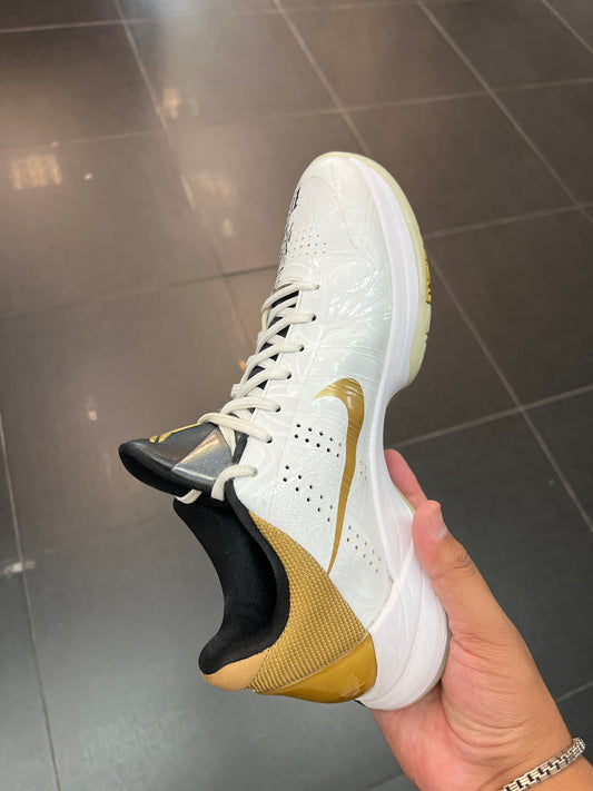 Kobe 5 Big Stage (Size 9.5)