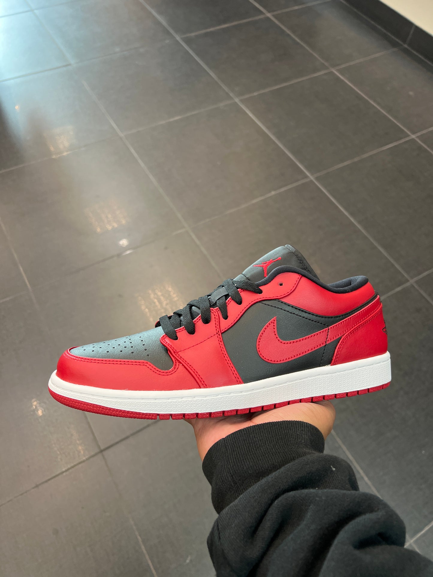 J1 Low Reverse Bred (Size 10.5)