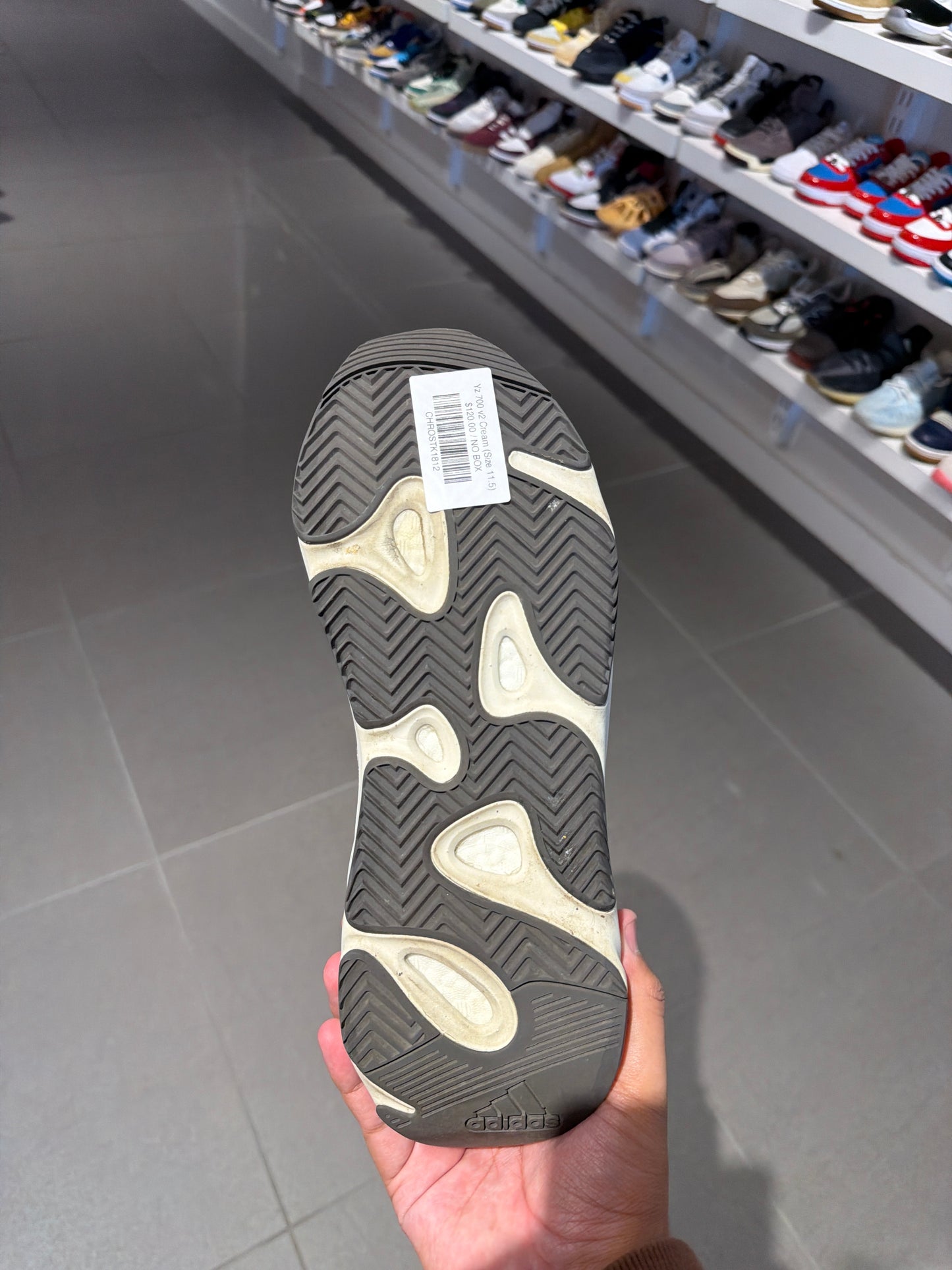 Yz 700 v2 Cream (Size 11.5)