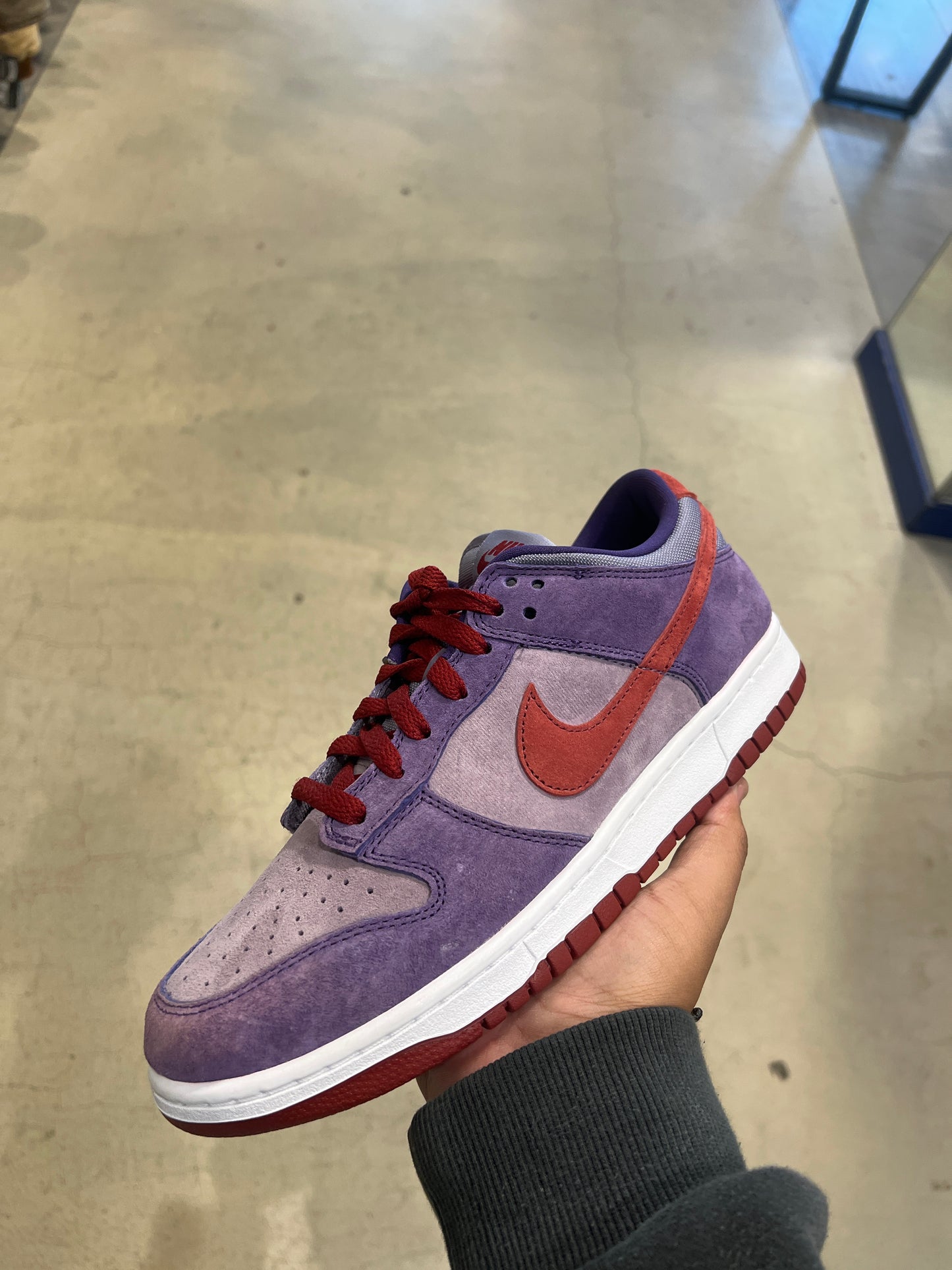 Plum Dunk (Size 8.5)