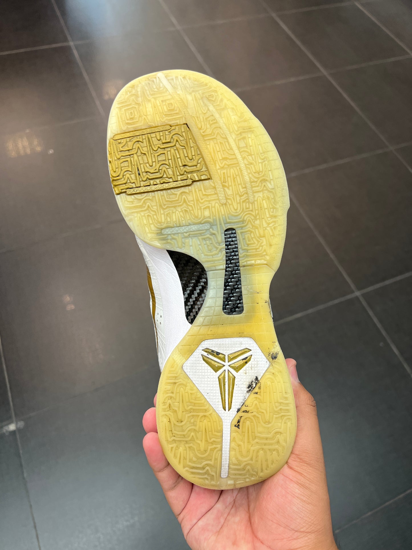 Kobe 5 Big Stage (Size 9.5)