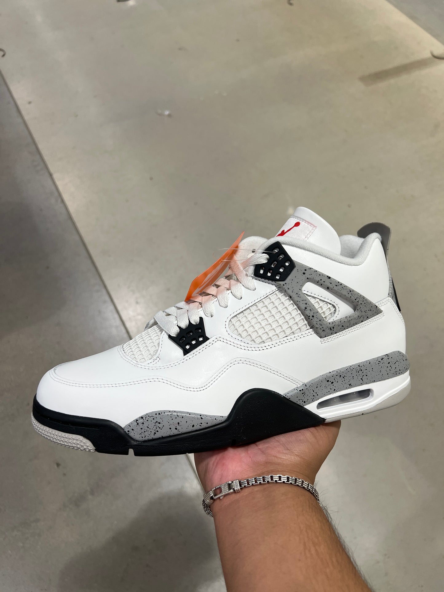 J4 White Cement (Size 8.5)