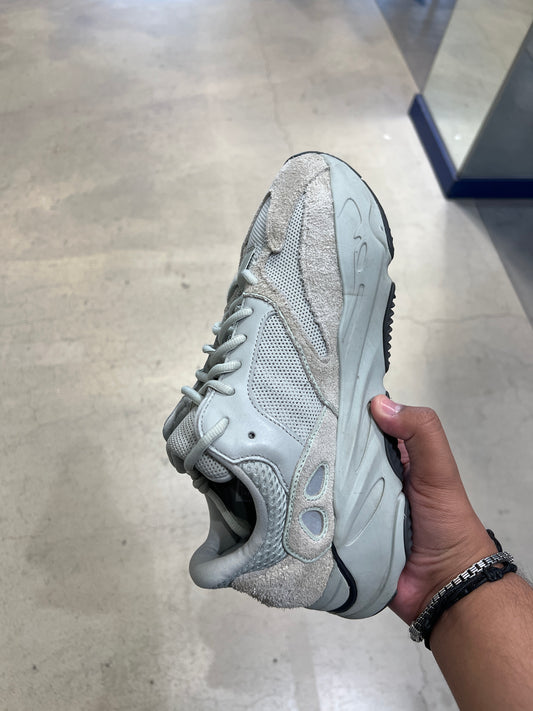Yzy 700 Salt (Size 9.5)