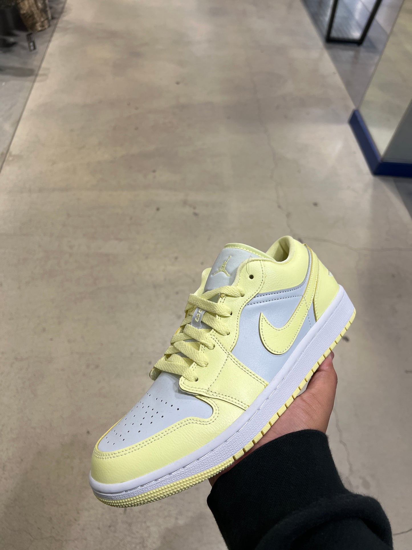 J1 Low Lemonade (Size 9M)