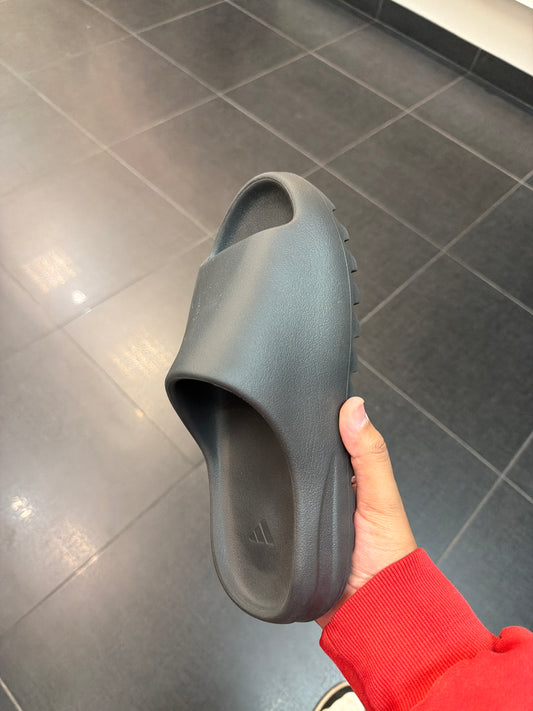 Yzy Slide Onyx (Size 9)