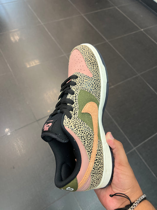 Arts-Rec SB Dunk (Size 10.5)