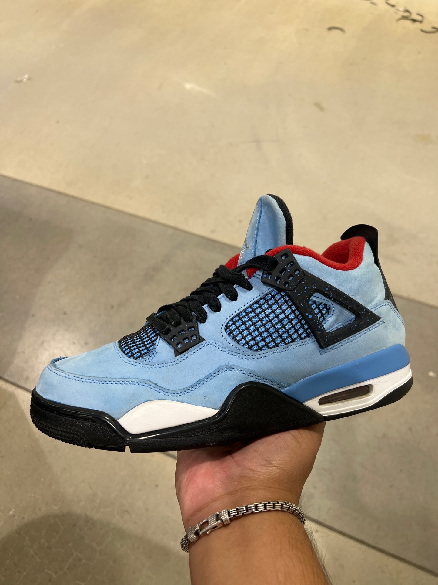 J4 Travis Scott (Size 9.5)