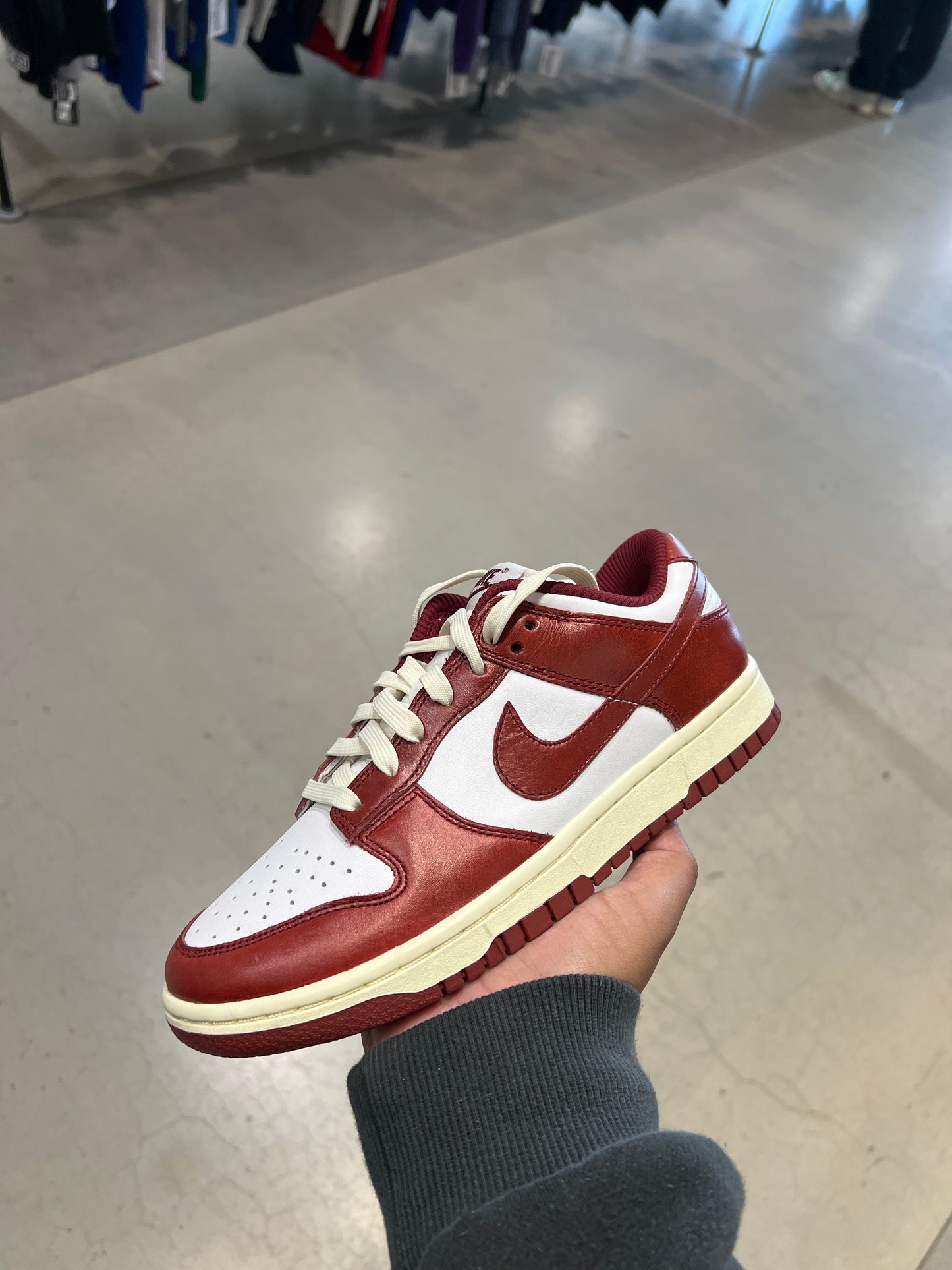 Vintage Red Dunk (Size 7.5W)