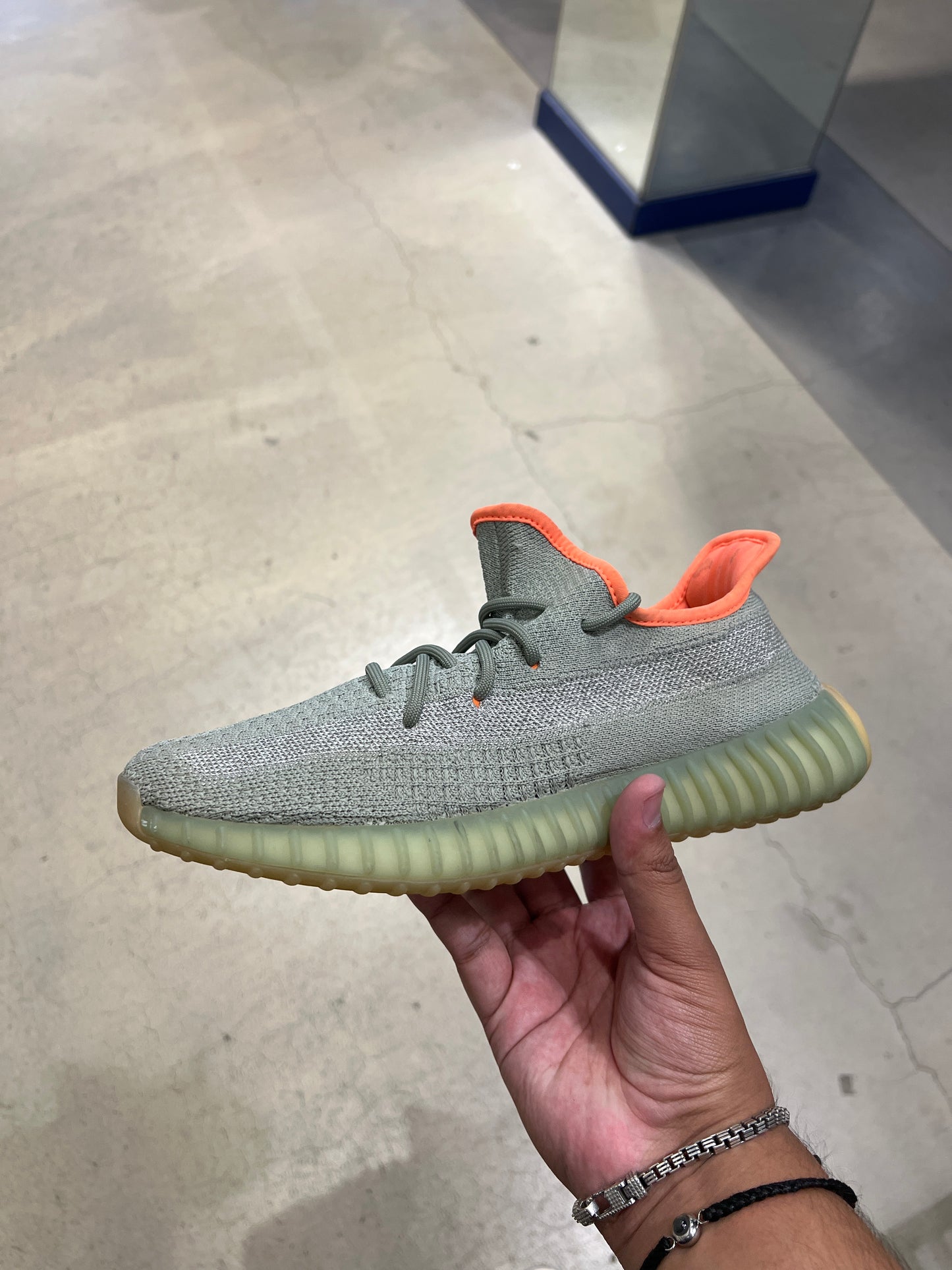 Yzy 350 Desert Sage (Size 9)