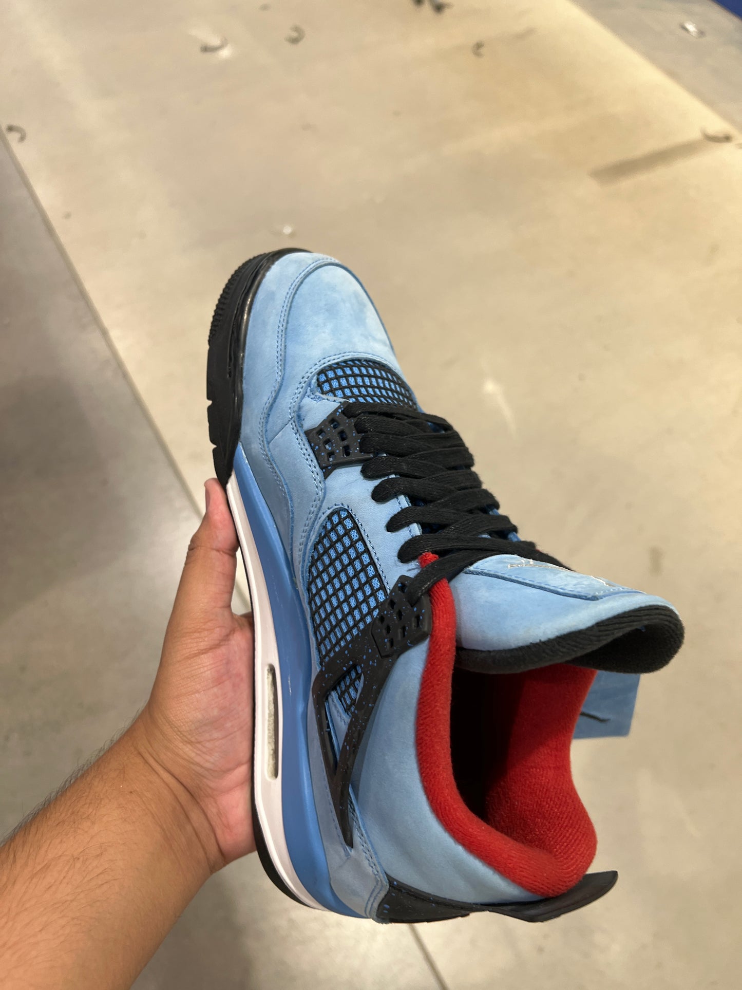 J4 Travis Scott (Size 9.5)