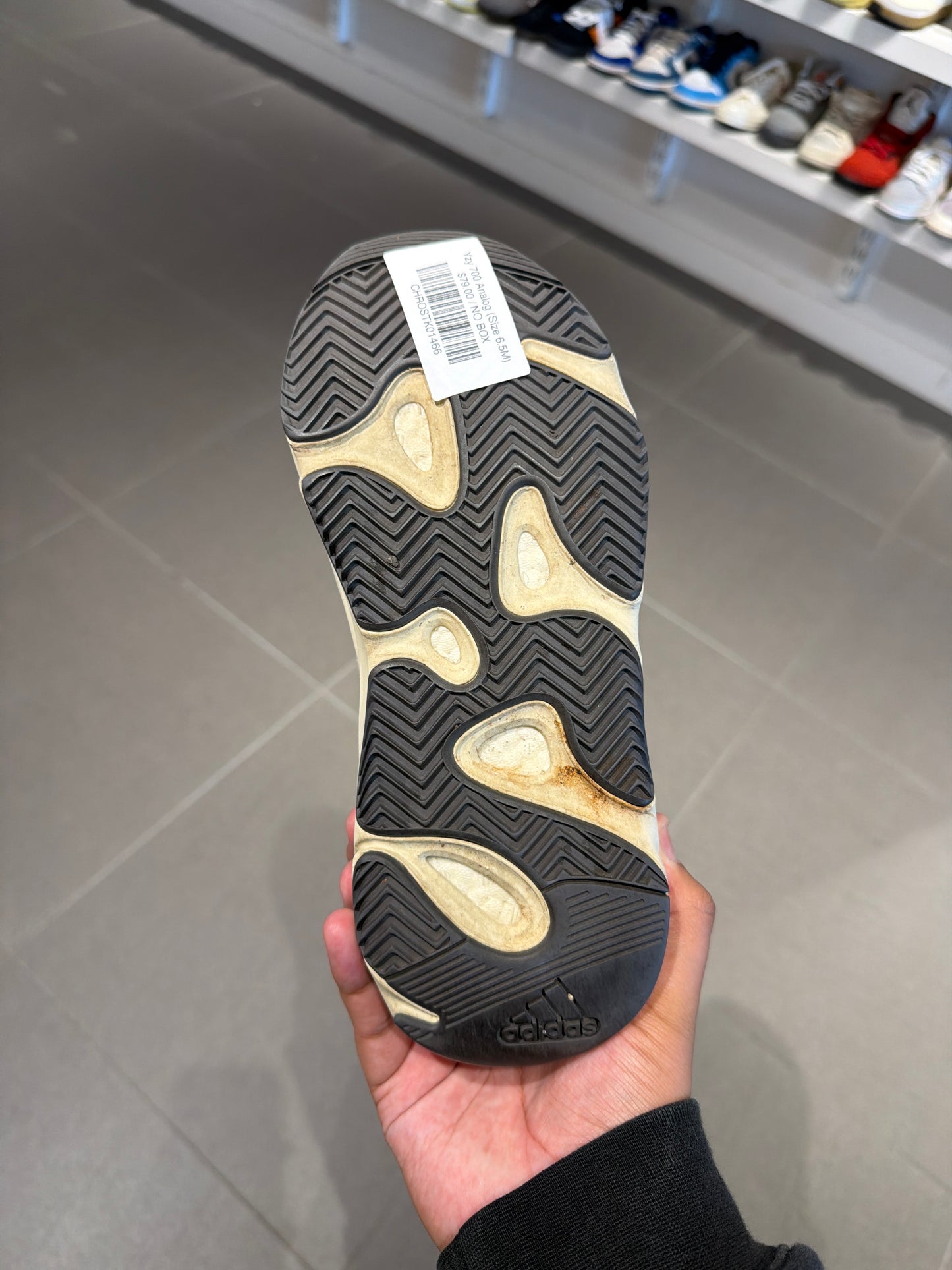 Yzy 700 Analog (Size 6.5M)