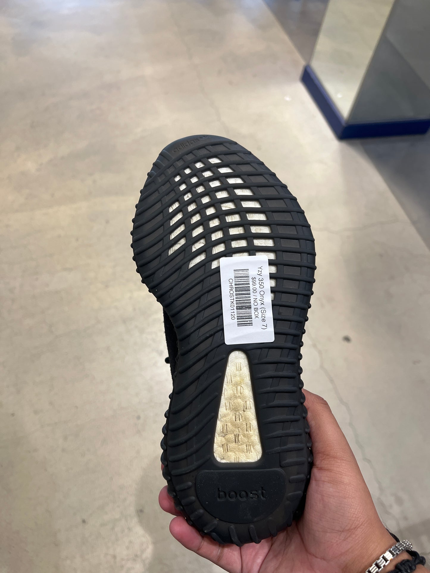 Yzy 350 Onyx (Size 7)