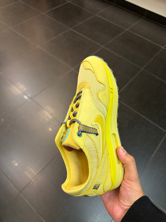 Travis Scott AM1 Yellow (Size 9)