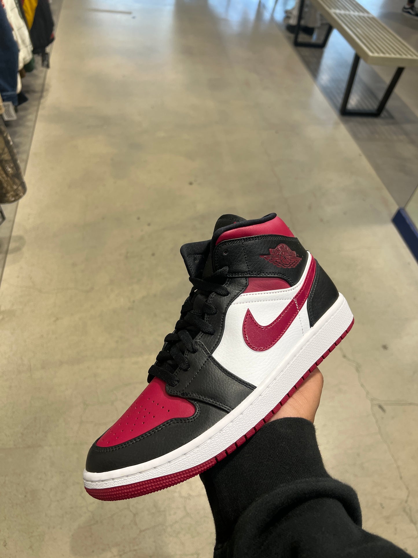 J1 Mid Noble Red (Size 9M)