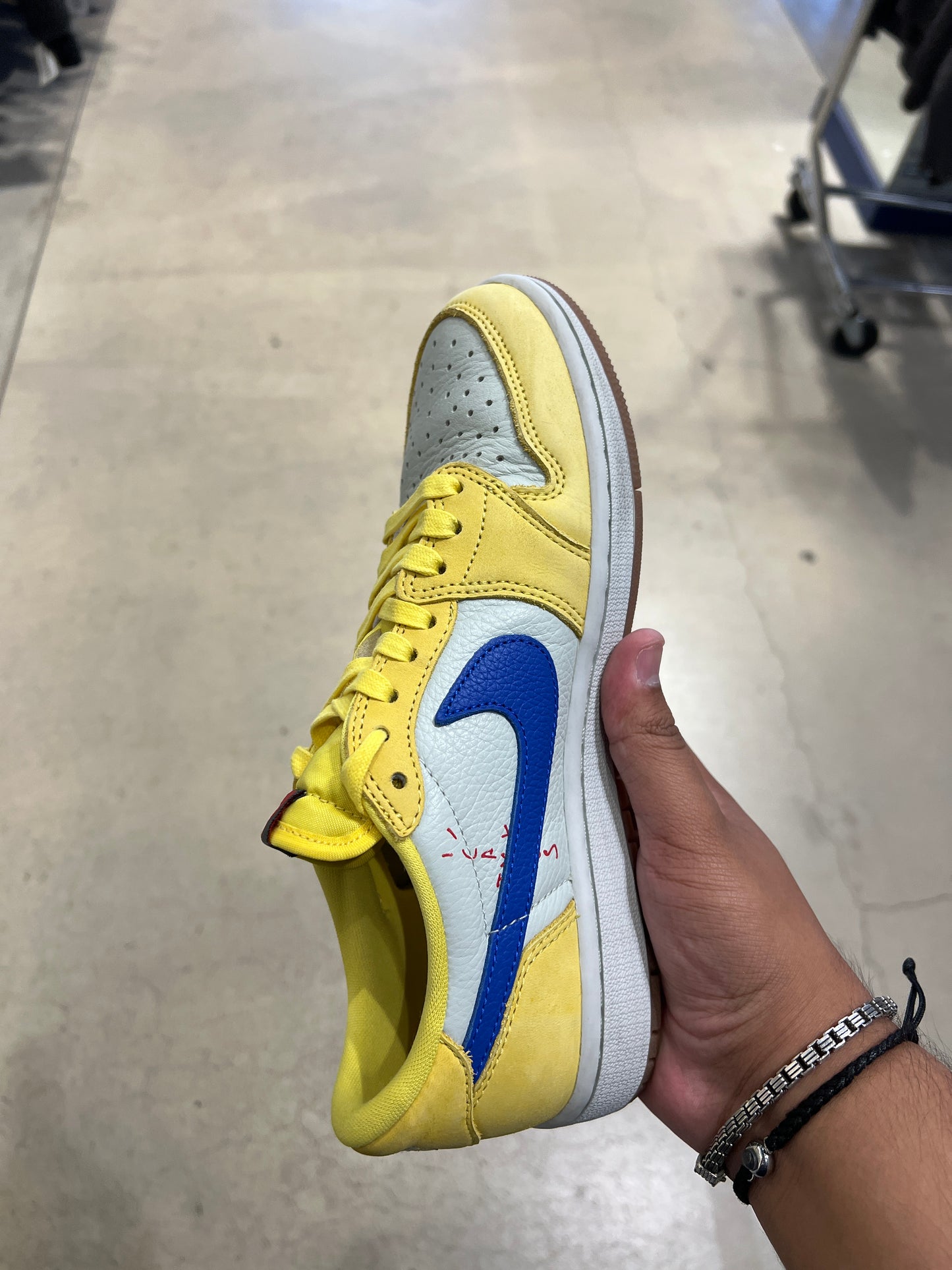 J1 Travis Scott Canary (Size 8W)