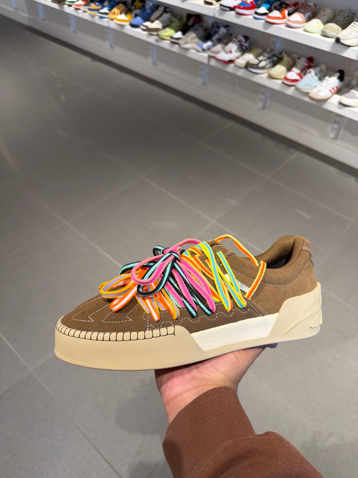 Anta Kai Hela Brown (Size 11.5)
