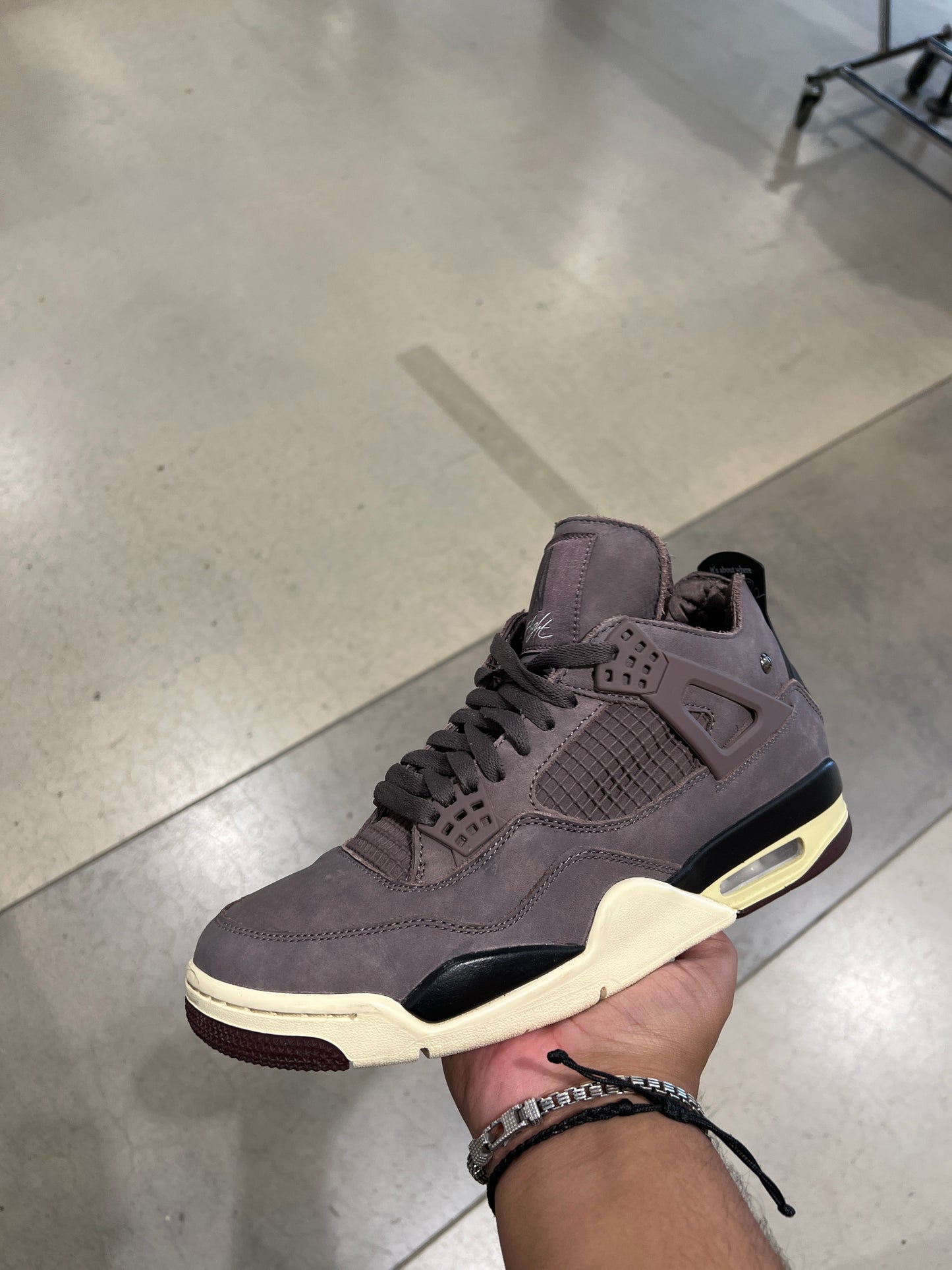 J4 A Ma Maniere (Size 10)