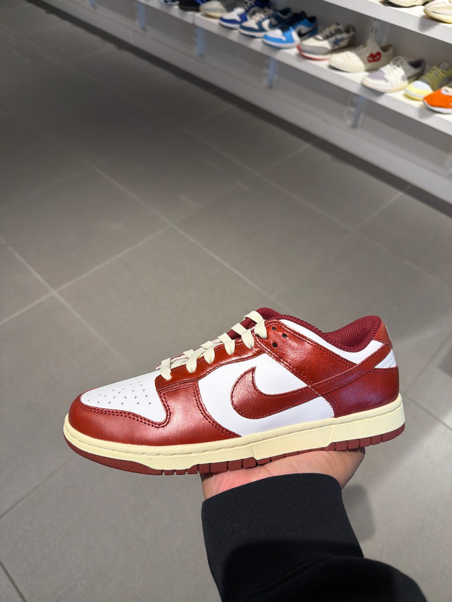 Vintage Red Dunk (Size 6.5W)