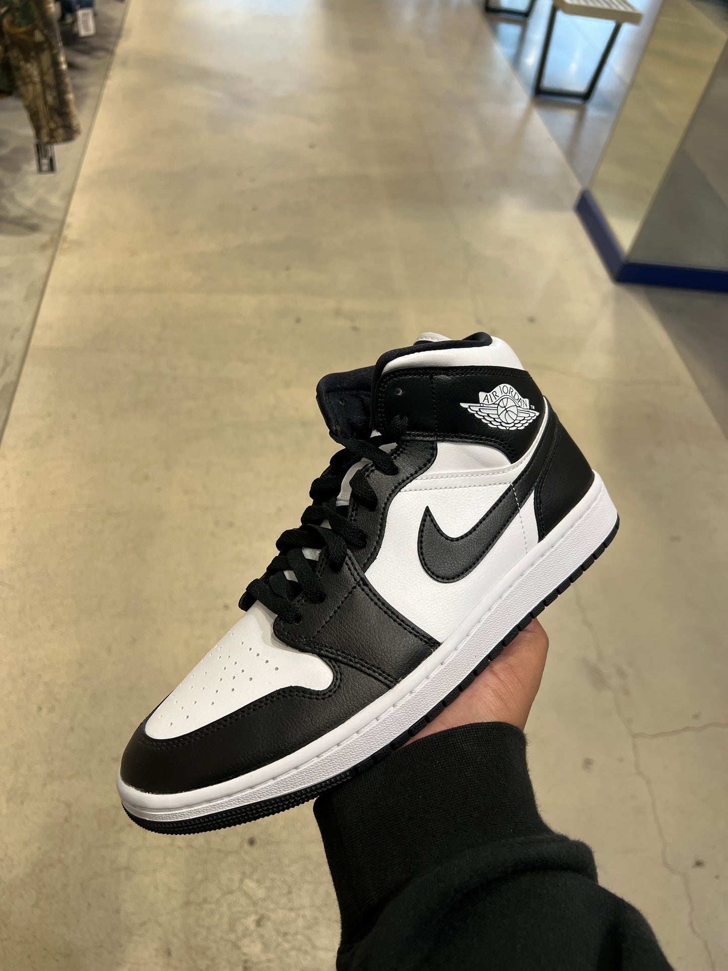 J1 Mid Panda (Size 11.5W)