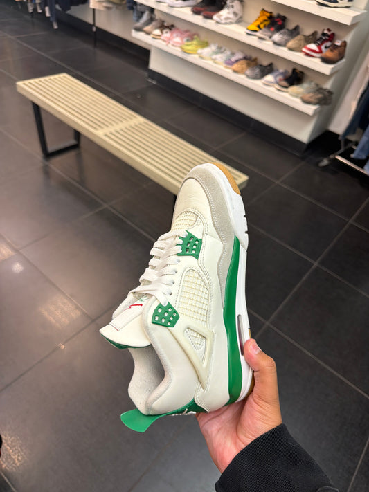 J4 SB Pine Green (Size 7M)