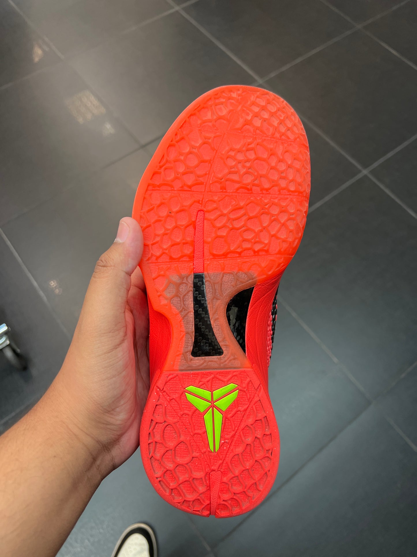 Kobe 6 Reverse Grinch (Size 9M)