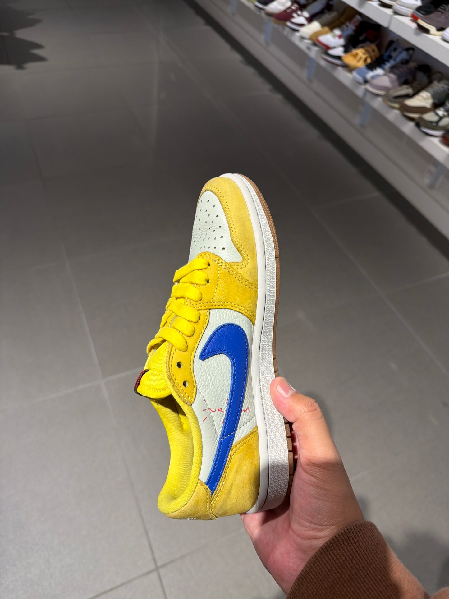 J1 Travis Scott Canary (Size 7W)