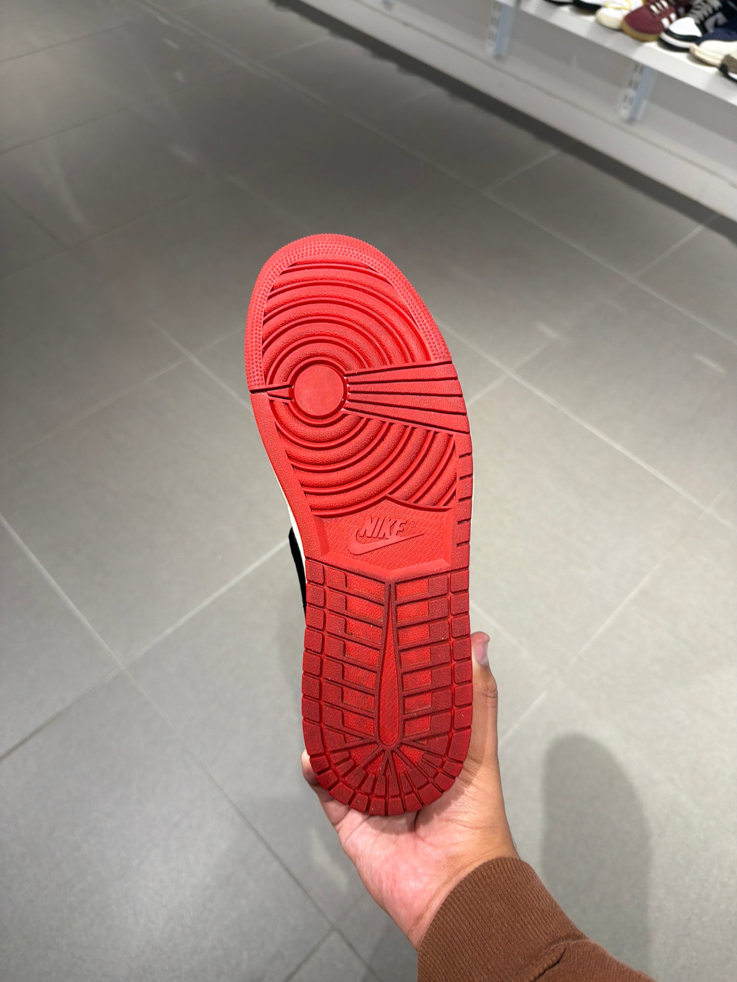 J1 Low Trophy Room (Size 12)