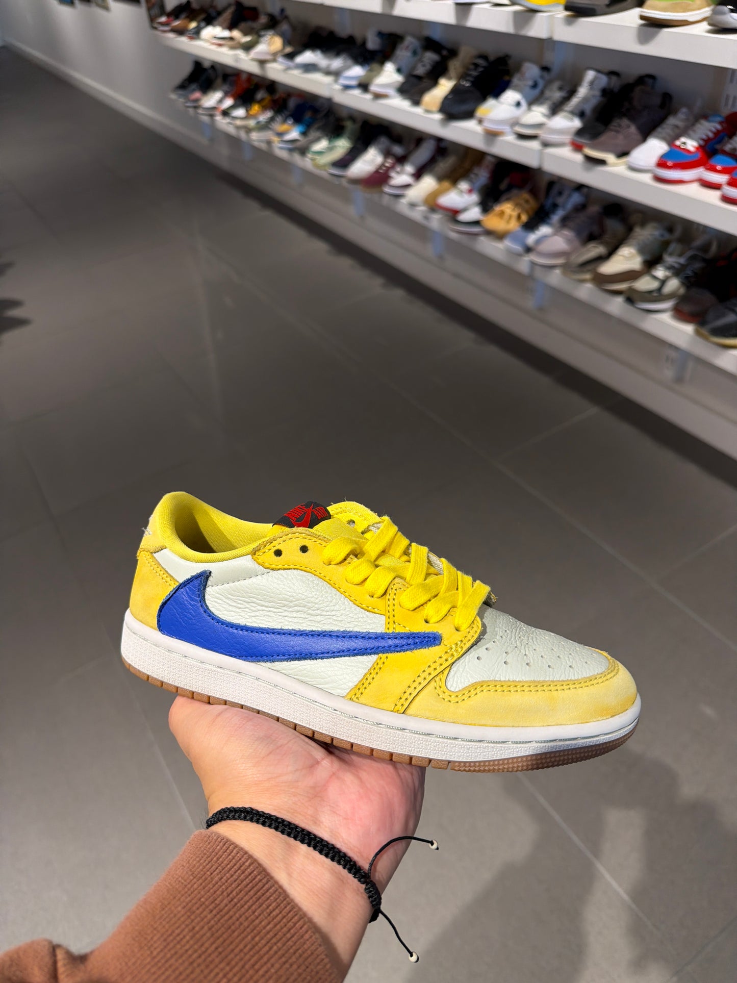 J1 Travis Scott Canary (Size 7W)