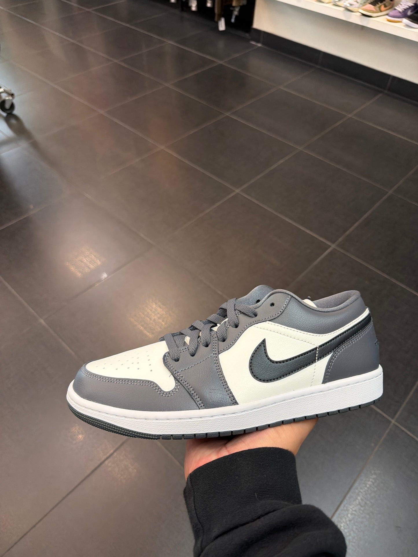 J1 Low Dark Grey (Size 10.5M)