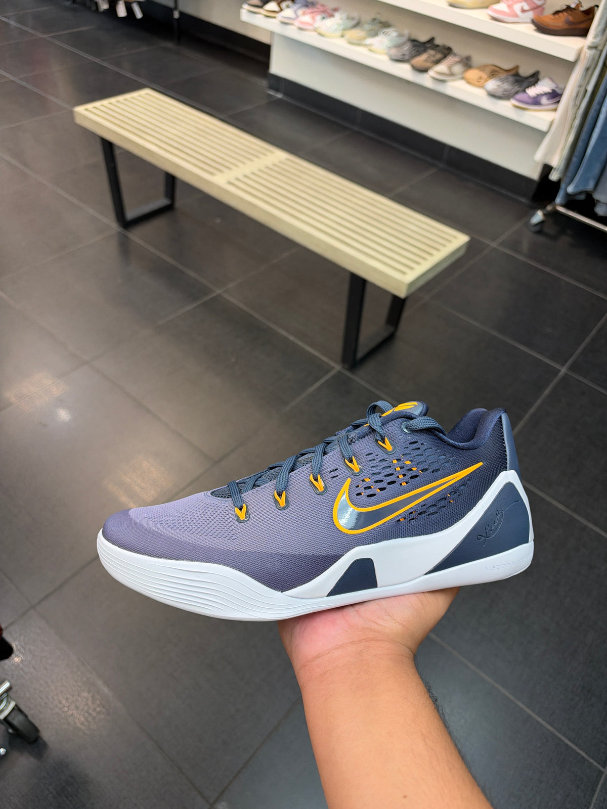 Kobe 9 EM Low Fade (Size 11)