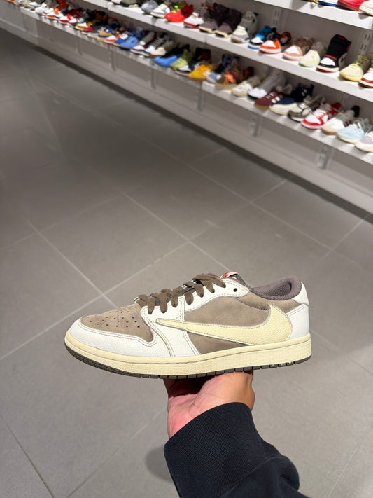 J1 Travis Scott (Size 7.5M)