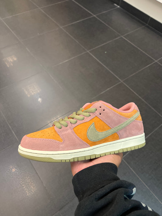 Red Stardust SB (Size 9.5)