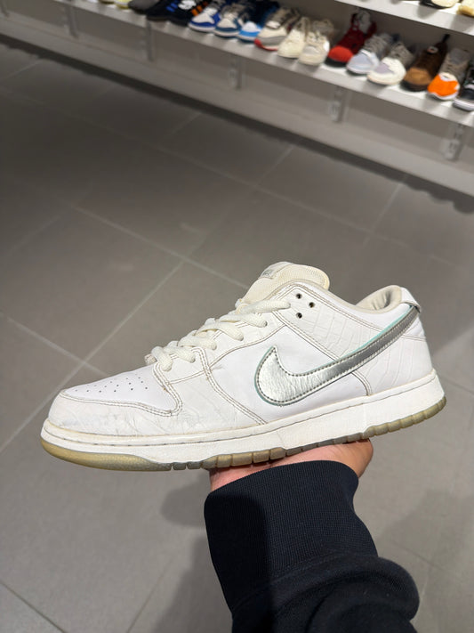 White Diamond SB Dunk (Size 12)