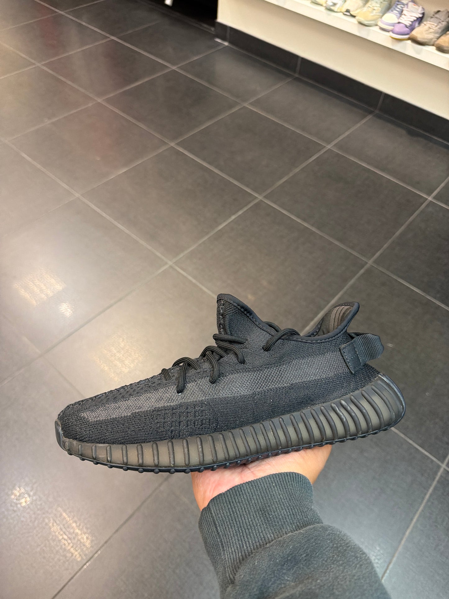 Yzy 350 Onyx (Size 9)