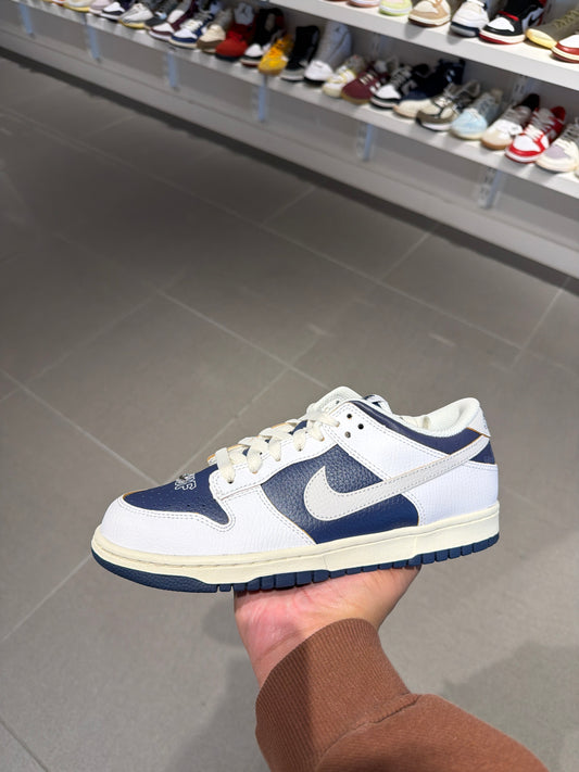 HUF SB Dunk (Size 8)
