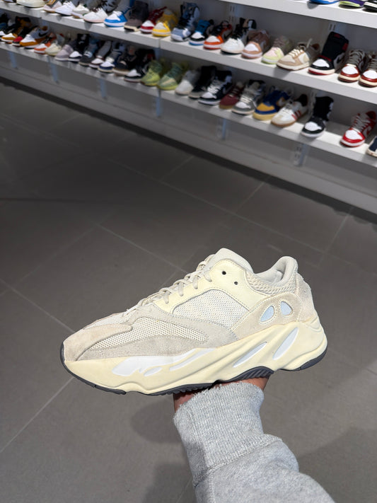 Yzy 700 Analog (Size 12)