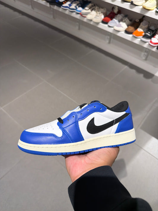 J1 Low Game Royal (Size 6.5Y)