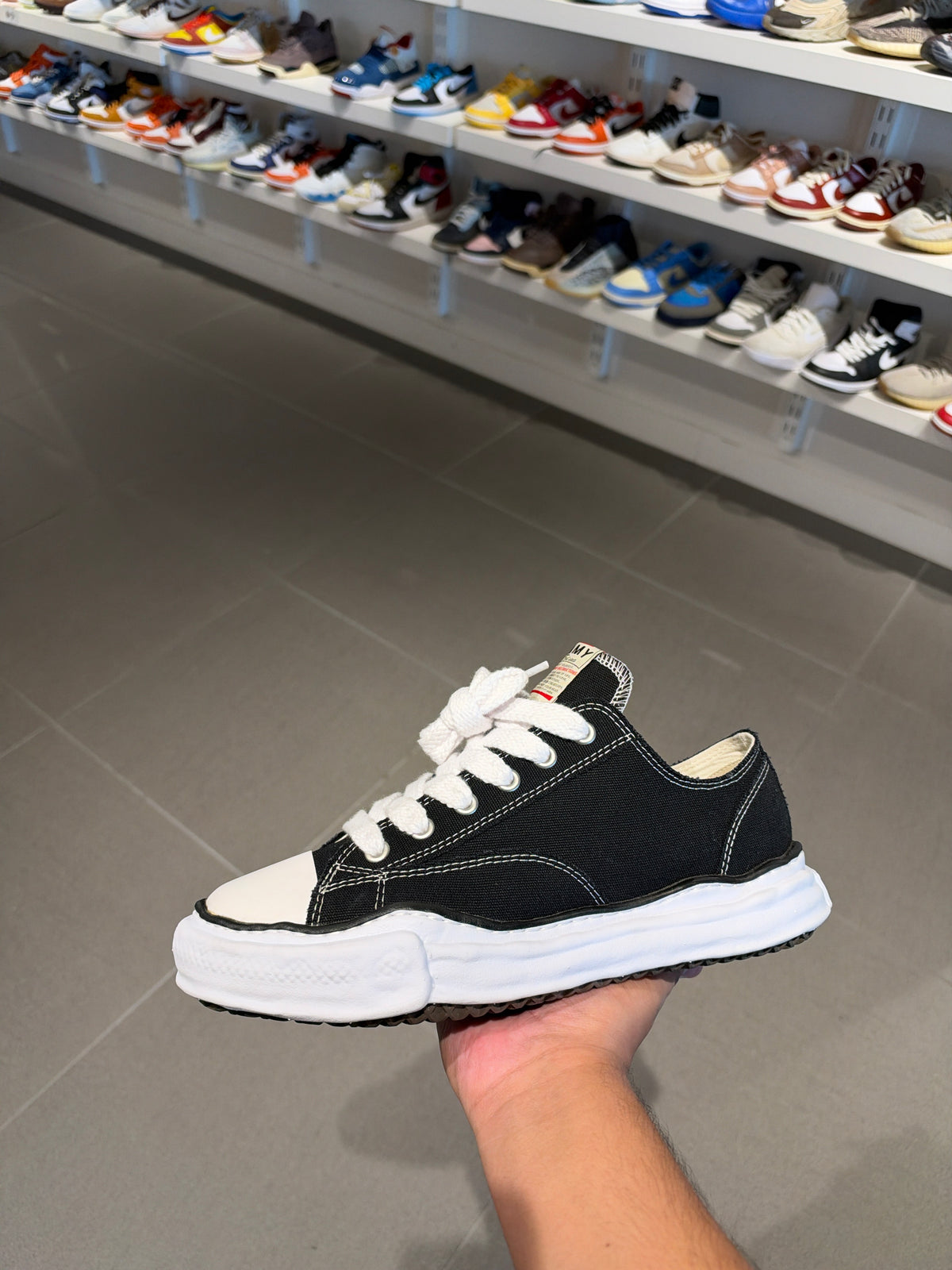 Maison Mihara Peterson 23 (Size 12)