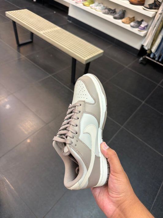 Bone Beige Dunk (Size 6W)