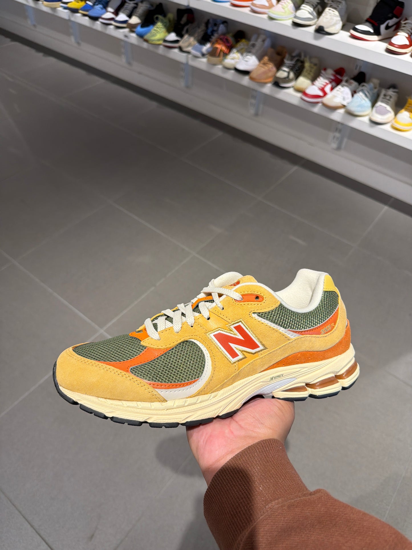 NB2002R Apricot (Size 11.5)