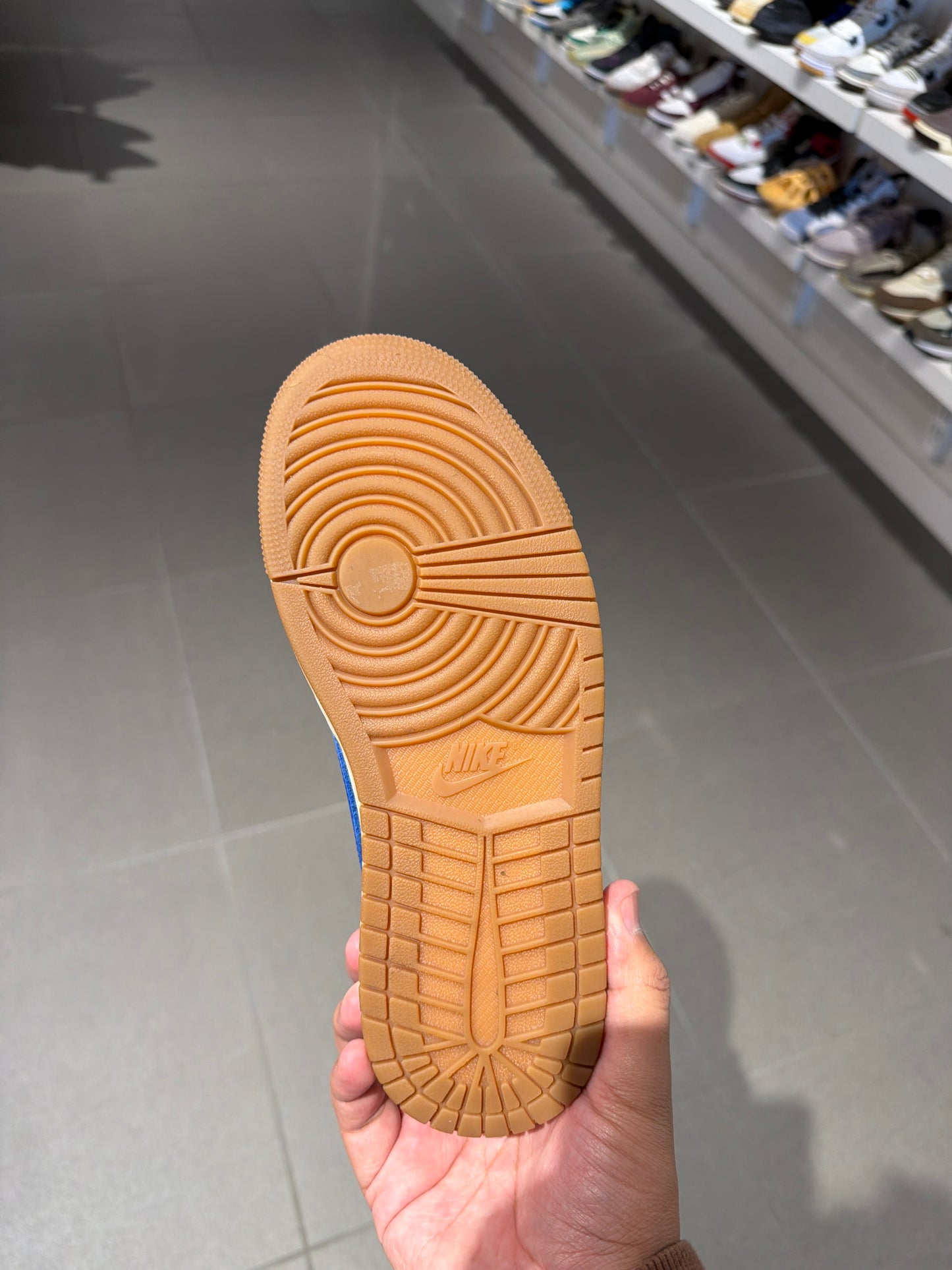 J1 Travis Scott Canary (Size 7W)