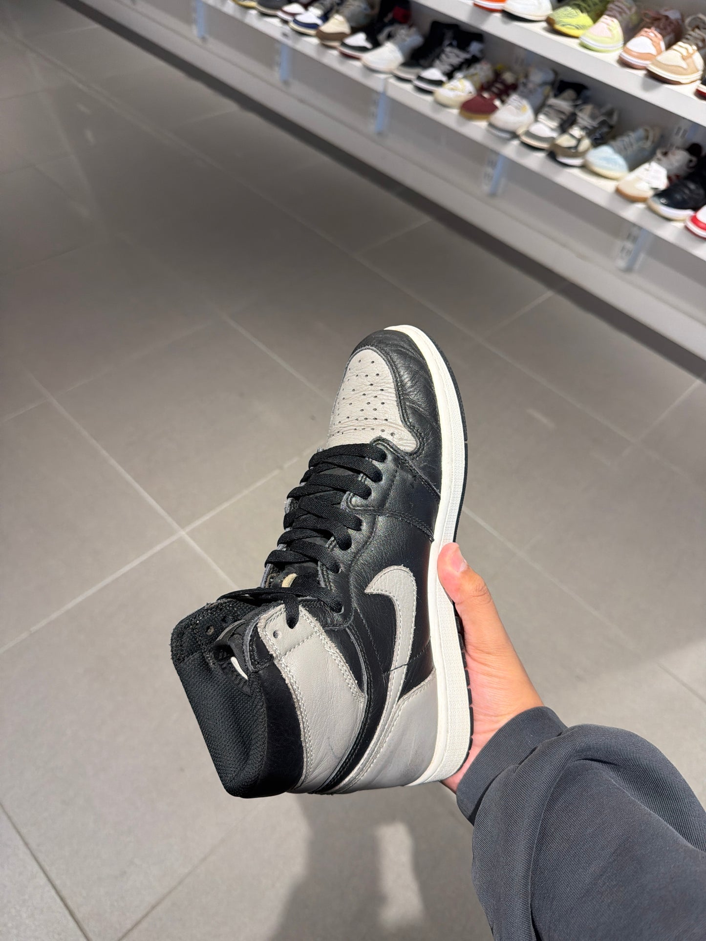 J1 Shadow 2018 (Size 8)
