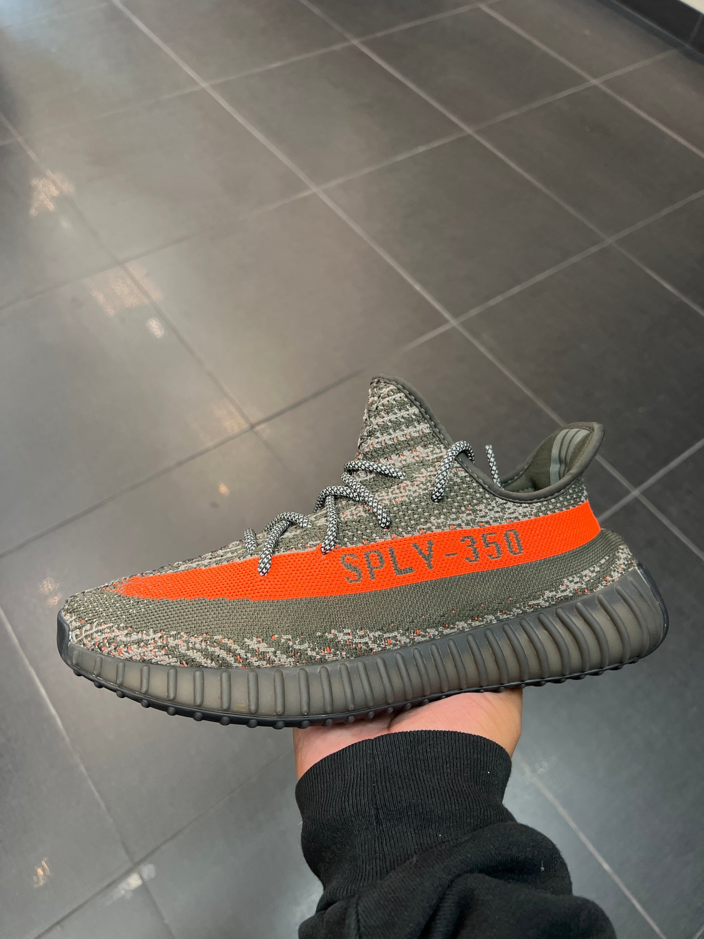 Yzy 350 Carbon Beluga (Size 10.5)