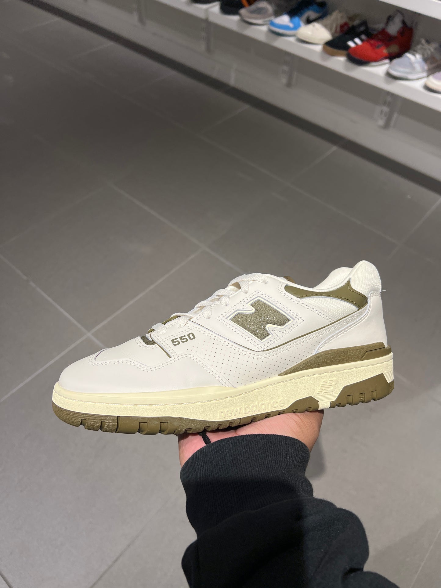 NB 550 ALD Olive (Size 9)