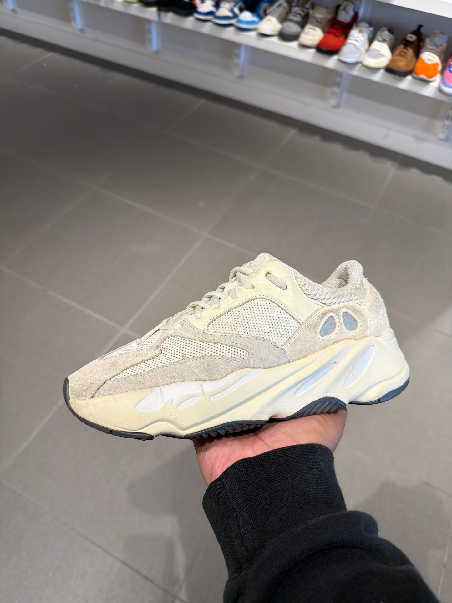 Yzy 700 Analog (Size 6.5M)