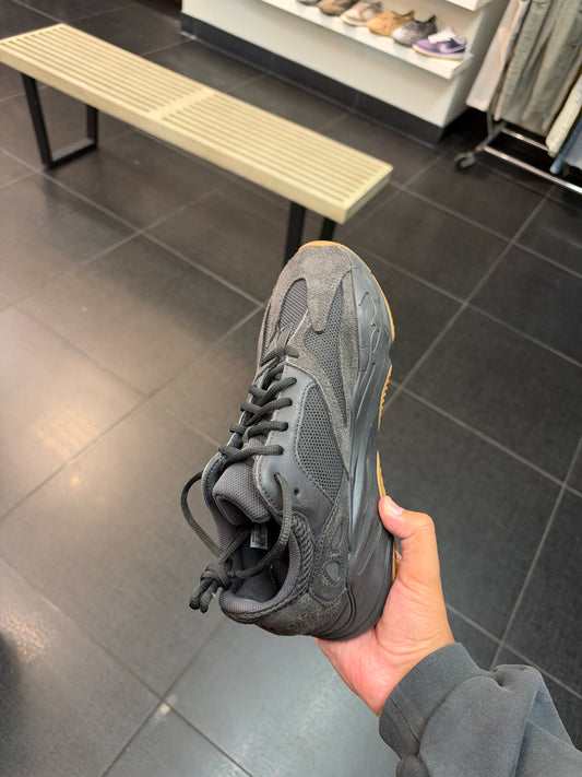 Yzy 700 Utility Black (Size 8.5)