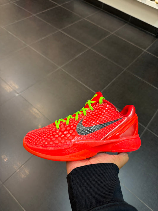 Kobe 6 Reverse Grinch (Size 4.5Y)