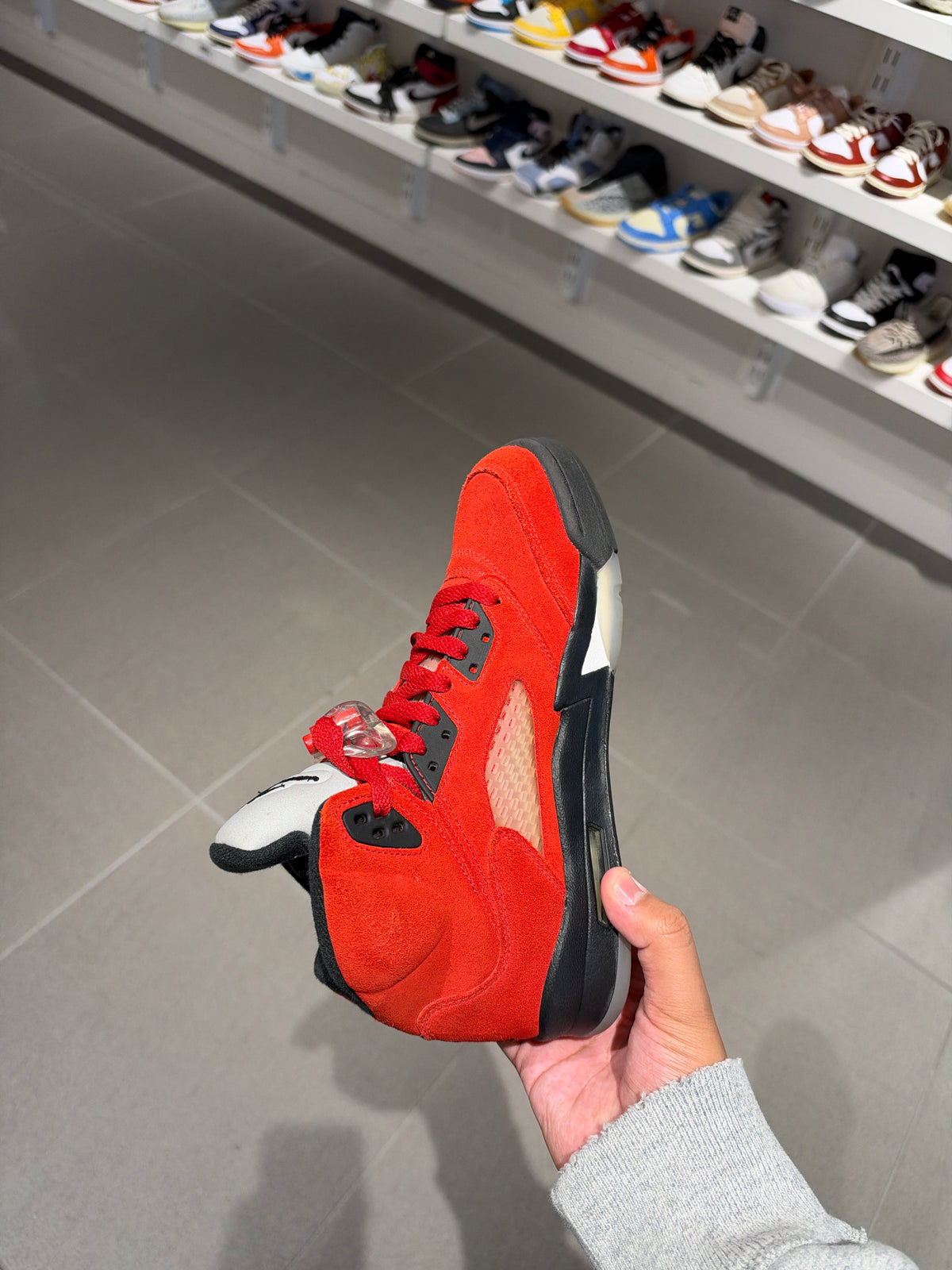 J5 Raging Bull (Size 6.5Y)