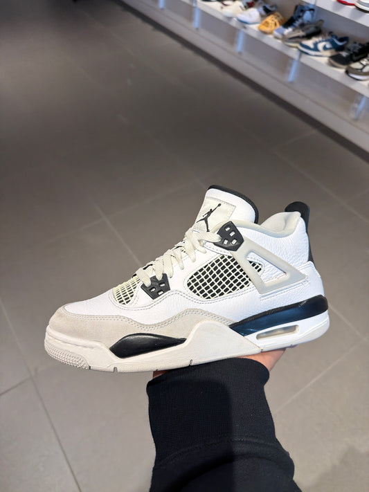 J4 Military Black (Size 7Y)